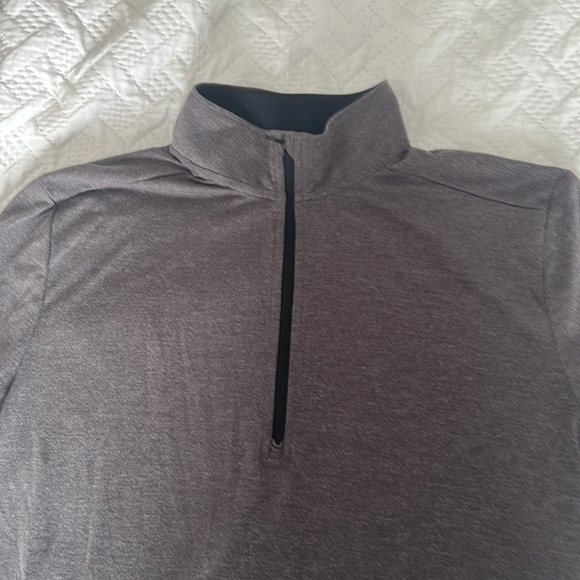 Thin warm Under Armour running shirt - Picture 4 of 6